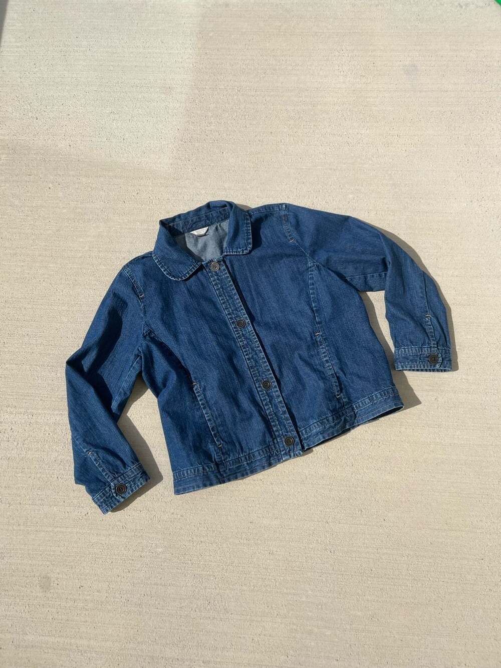 Y2K  chic vintage Jean jacket!